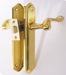 Комплект для межкомнатной двери RDA Monza (ручка на планке, защелка 256) полированная латунь/матовая латунь (32501) 32501 фото