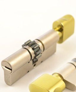 Цилиндр MUL-T-LOCK MT5+ XP 95 мм ( 50x45T ) Ключ-Тумблер 3KEY CGW Никель сатин / Латунь полированная MTL7000018404 фото